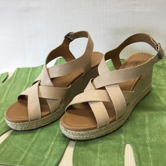 Lucky Brand Neutral Wedges - Picture 2 of 10